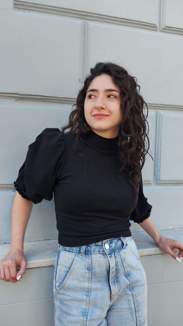 Producto - Polera Diente de León negra