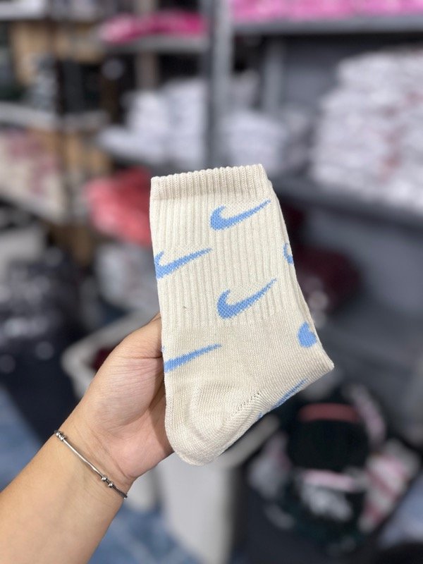 Producto - tenis multi pipas -crudo y celeste