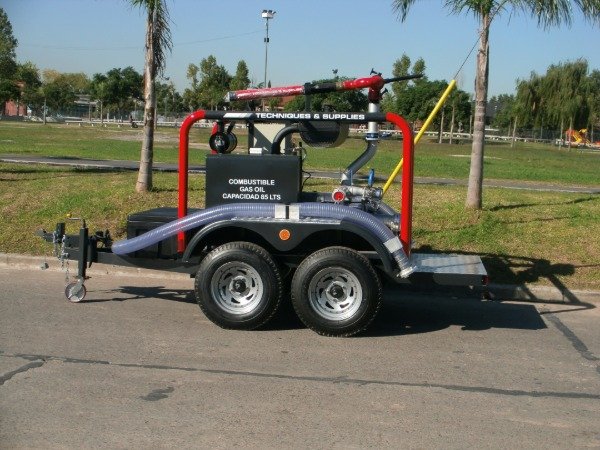 Producto - Grupo motor bomba sobre trailer TyS 2000