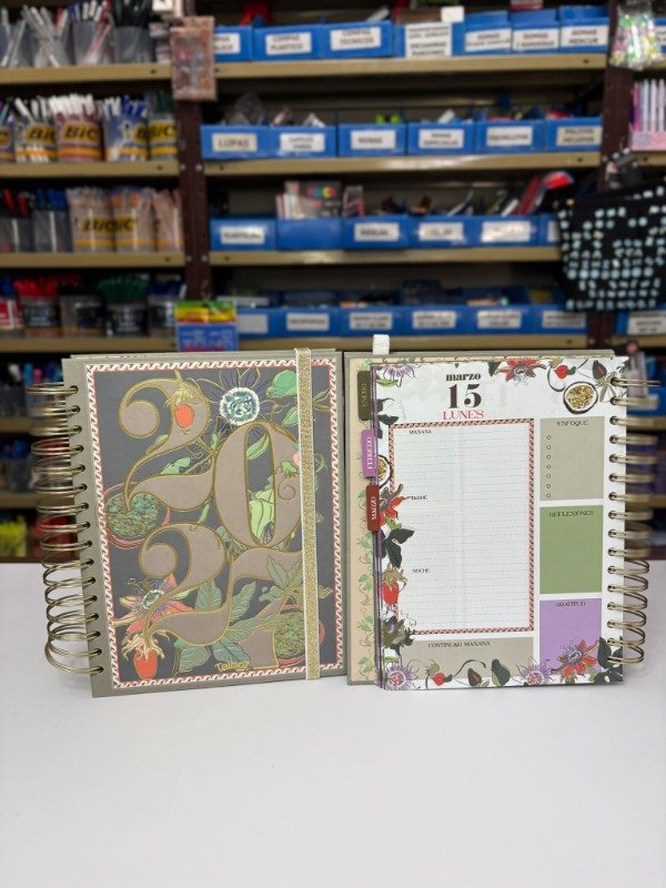 Producto - Agenda Diaria c/espiral R8 18x23cm - Premiun Bloom - "Talbot" - 0