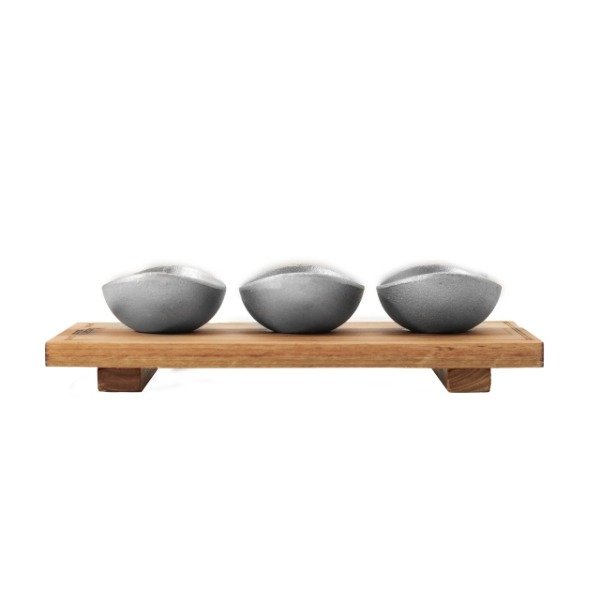 Producto - TABLA CON 3 CUENCOS DE FUNDICION DE ALUMINIO.