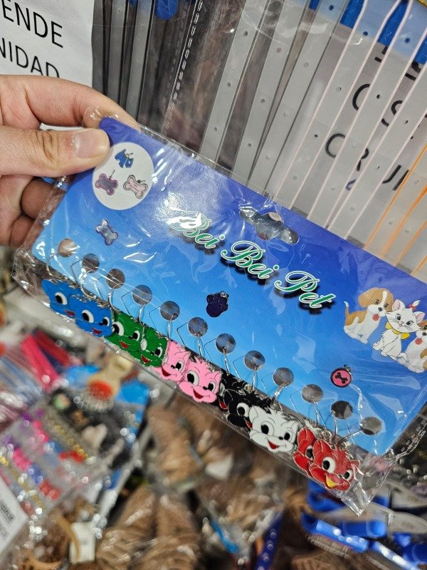Producto - pack de chapitas con cara de gato x12