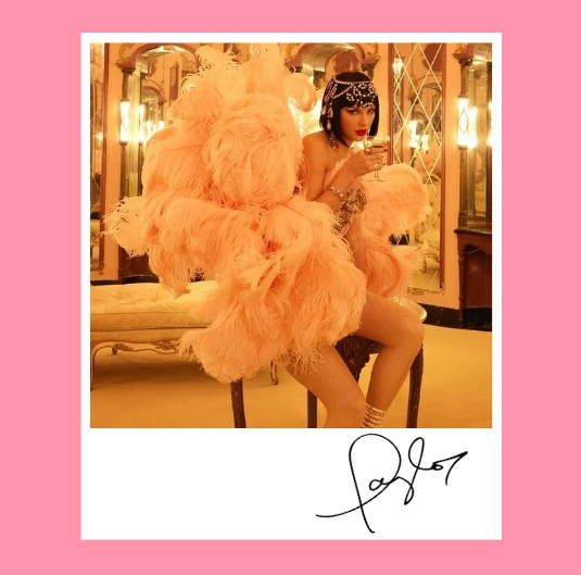 Producto - The Life Of A Showgirl Polaroid
