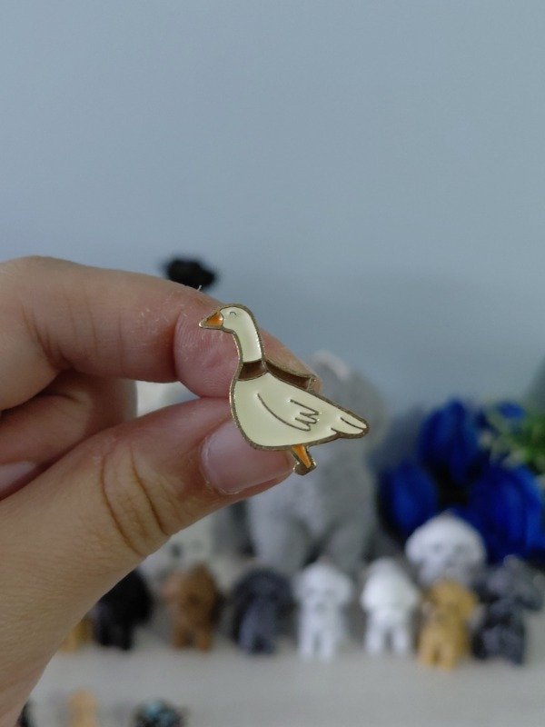 Producto - Pin metalizado ilustrado - Ganso