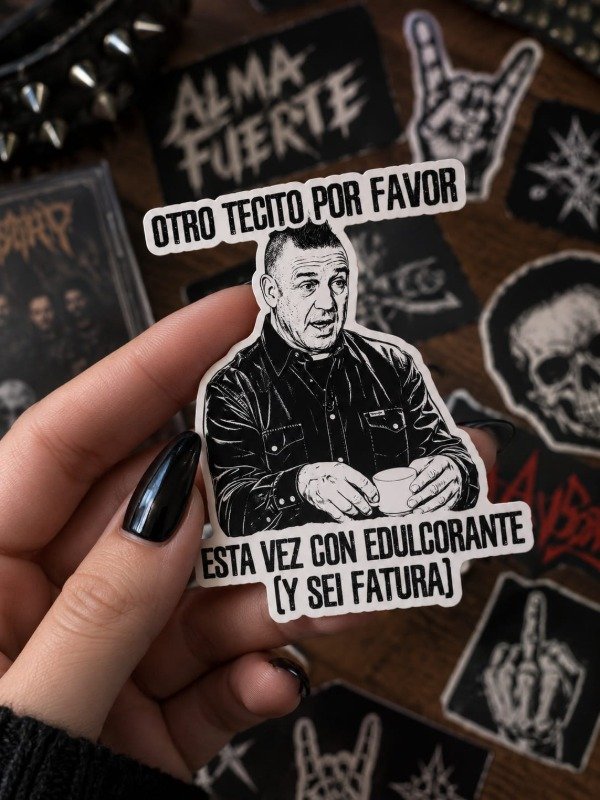 Producto - Sticker Ricardo Iorio // Otro tecito por favor