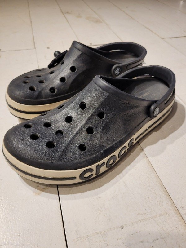 Producto - CROCS Iconic Comfort negras Talle 45 - PRECIO: 34X