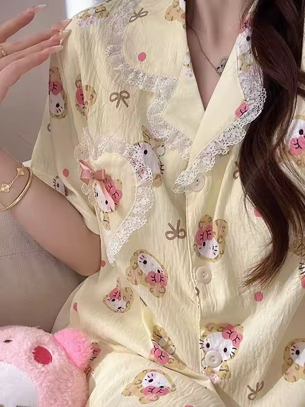 Producto - Pijama Hello Kitty Animal Print