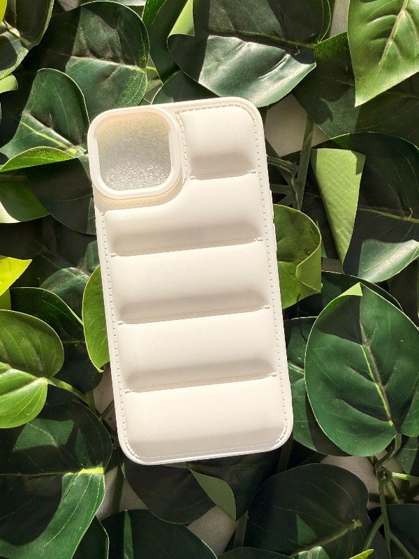 Producto - Puffer Blanca/ IPhone 13