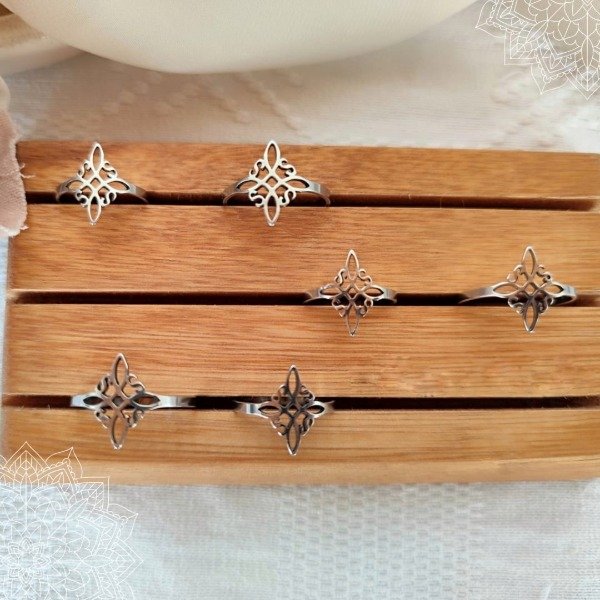 Producto - Anillo Nudo de Bruja