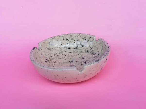 Producto - cenicero manchas