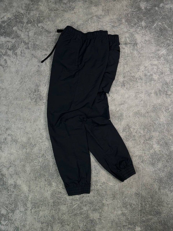 Producto - ROMPEVIENTOS NIKE BLACK (XL)