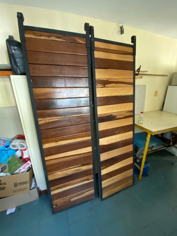 Producto - PAR PUERTAS GRANERO HIERRO Y GUAYUBIRA 60x199. PRECIO POR EL PAR #11410