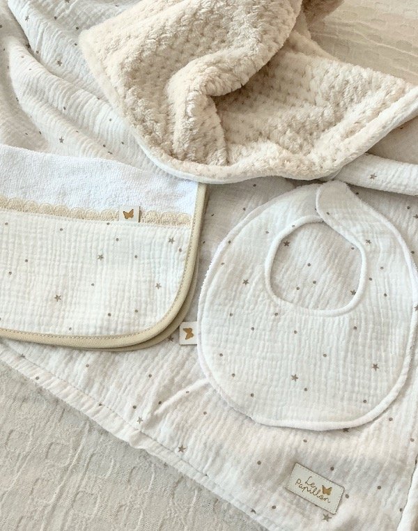Producto - Box baby cotton estrellas crudo
