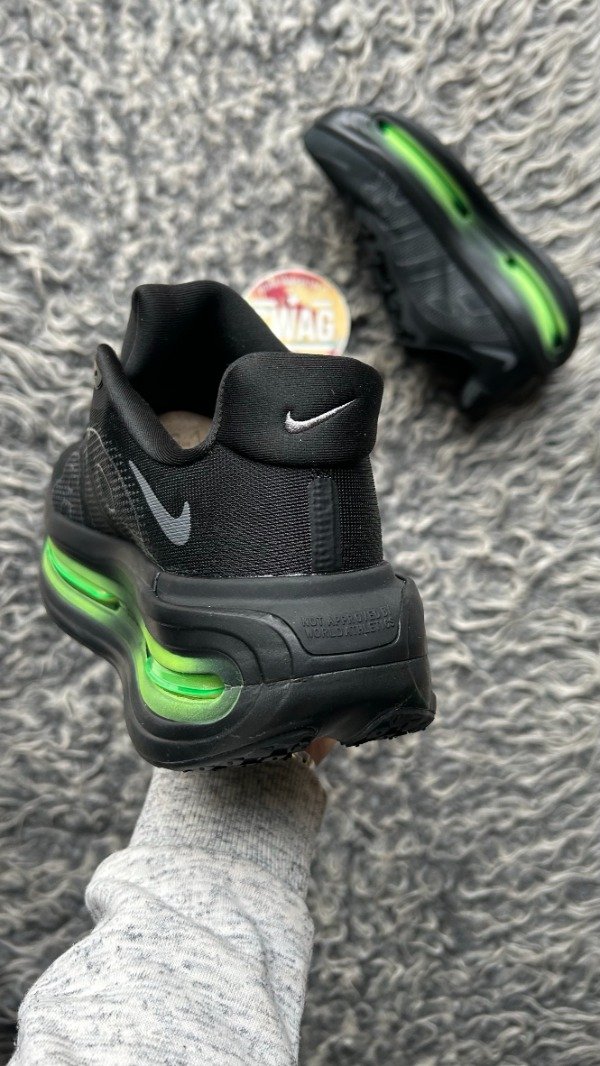 Producto - AIR MAX VOMERO BLACK VOLT - 2