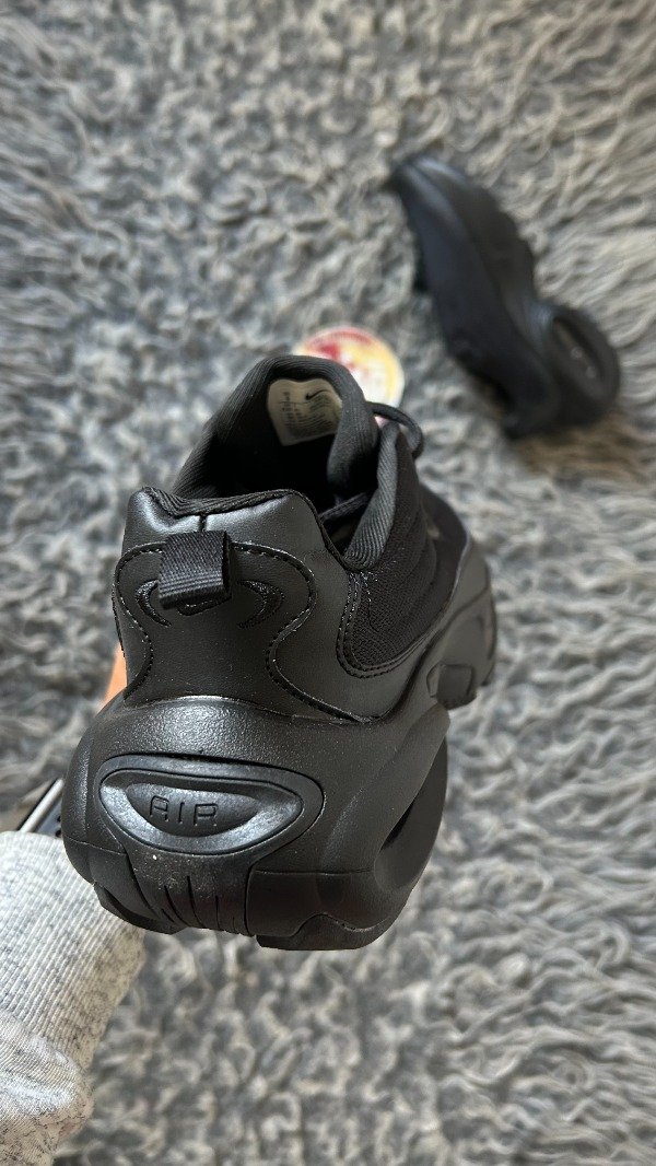 Producto - AIR MAX PORTAL TRIPLE BLACK - 2