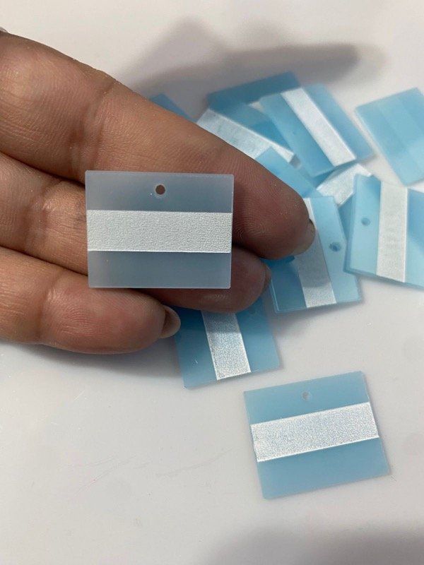 Producto - Bandera Argentina 2x2,5cm. Grabado y pintado