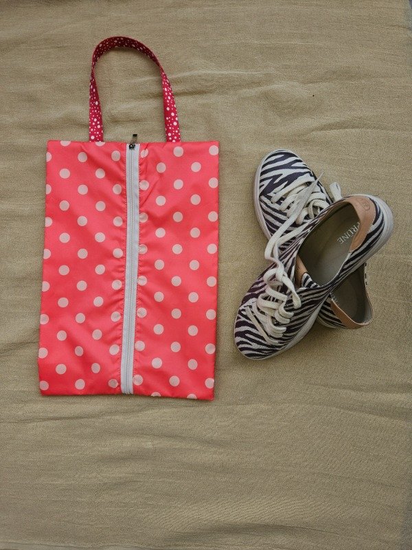 Producto - Zapatero Lunares Rojo