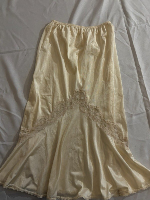 Producto - Vintage druid princess silk, lace and peals made in U.S.A. long skirt
