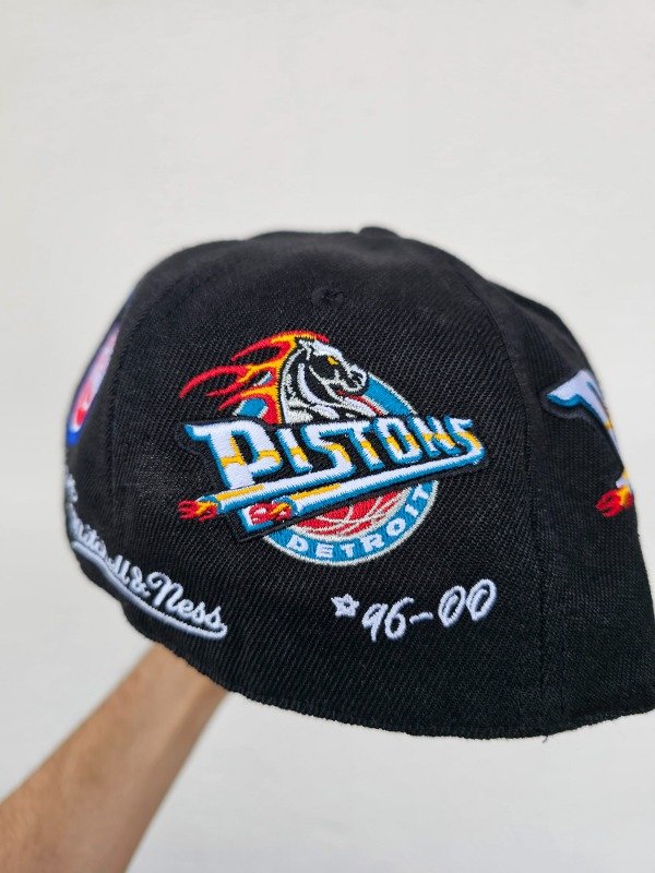 Detroit pistons logo history nba mitchell and ness 7 1/4 — imagen 5