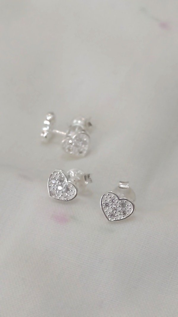 Producto - Aro de Plata 925 corazon gruesito con piedritas