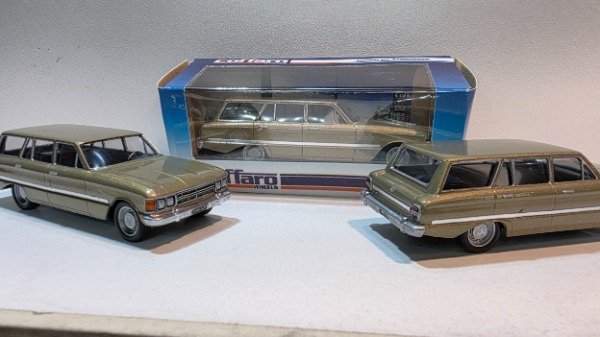 Producto - FALCON RURAL 76 DORADA CON SUSPENSION 1/64 , LANZAMIENTO 16/11EXPO COLECCIONISTA