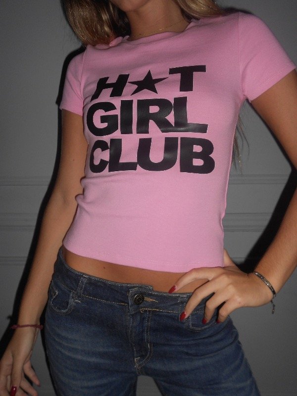 Producto - Remera- HOTGIRL