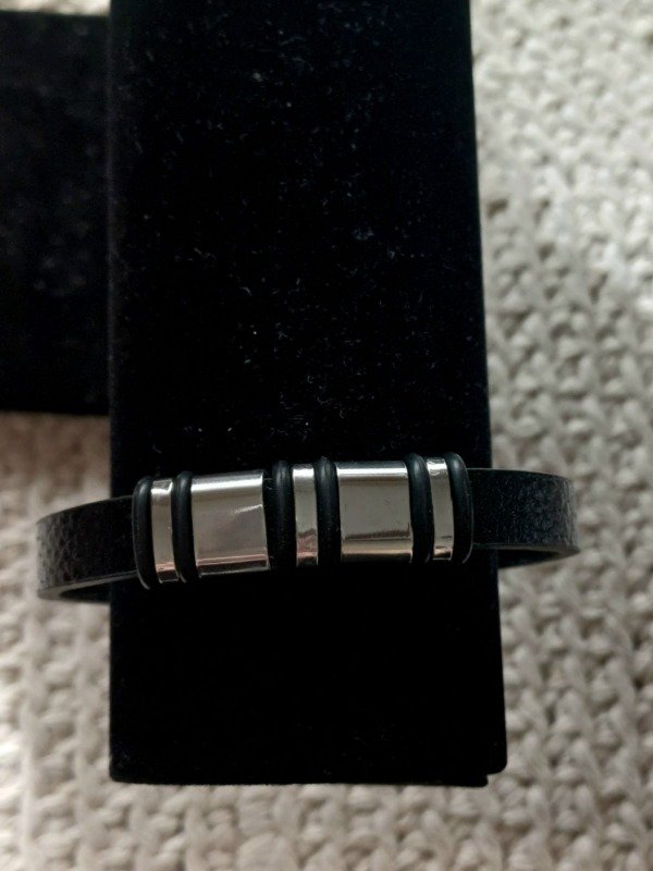 Producto - Pulsera cuero Raik