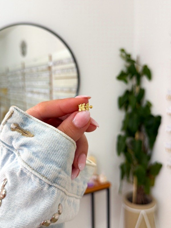 Producto - Ear cuff acero dorado hojitas