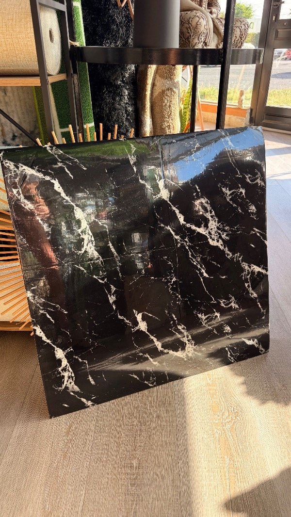 Producto - Placa autoadhesiva 60x60 cm negro y blanco