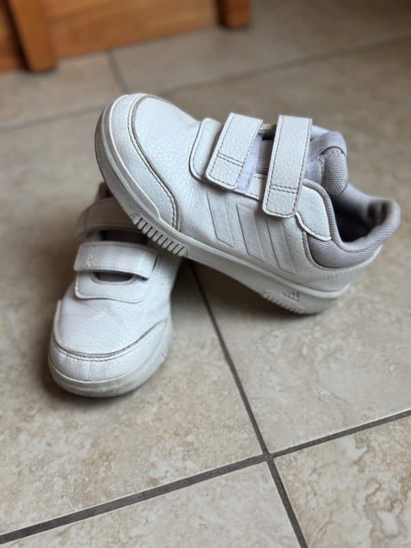 Producto - Zapatillas ADIDAS 27,5