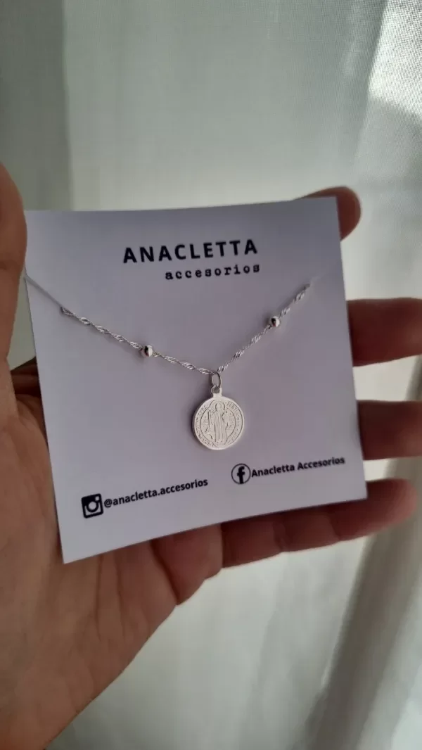 Producto - Pulsera bolitas con dije de san benito plata 925