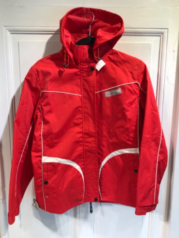 Producto - Campera LITONG rompeviento colorada- Talle L- PRECIO: 70x