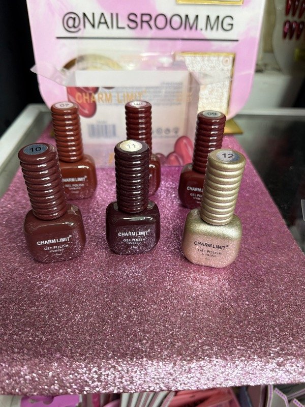 Producto - Caja de esmaltes x6 unid otoño invierno letra B charm limit