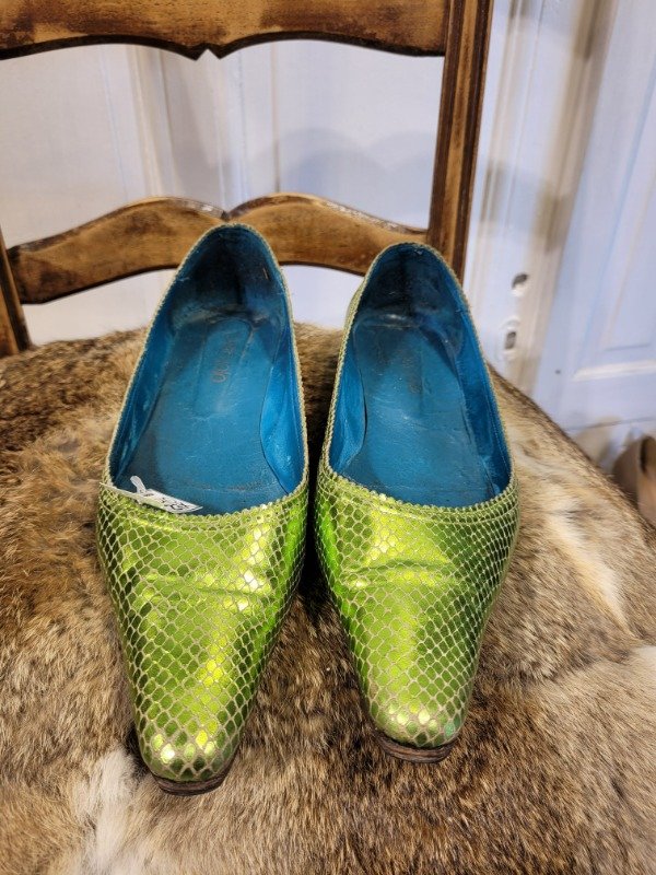 Producto - Chatitas PARUOLO verde metálico punta stiletto Talle 40- PRECIO: 27X - 1