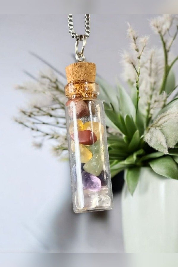 Producto - Collar. Botella Con Piedras 7 Chakras