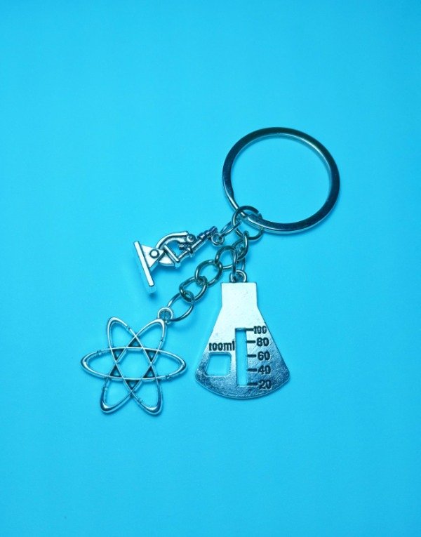 Producto - Llavero Microscopio Erlenmeyer Átomo