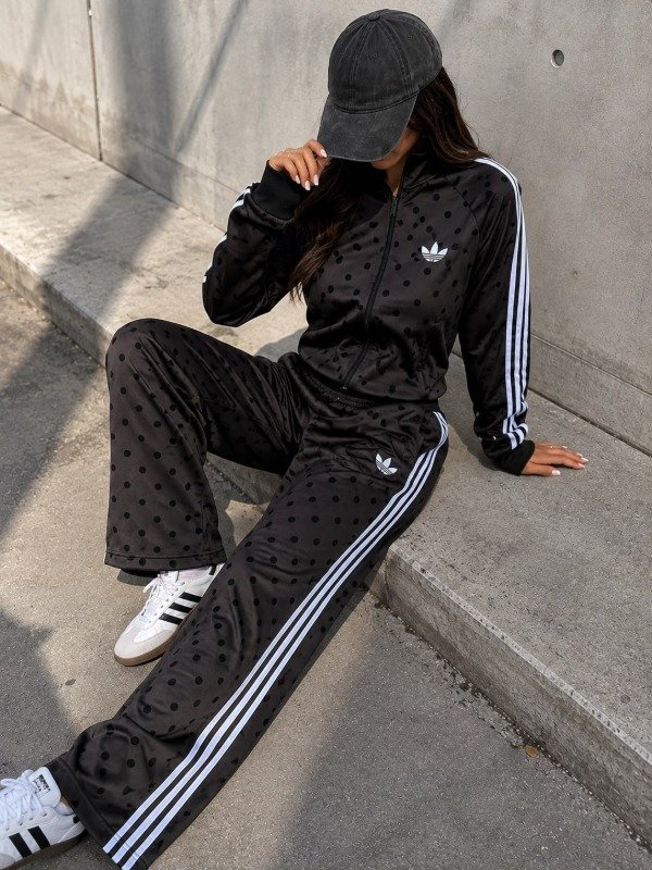 Producto - CONJUNTO NEGRO A LUNARES - 19