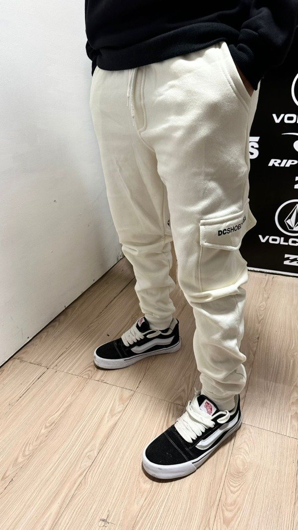 Producto - Jogging cargo DC frisa (blanco/verde/negro)