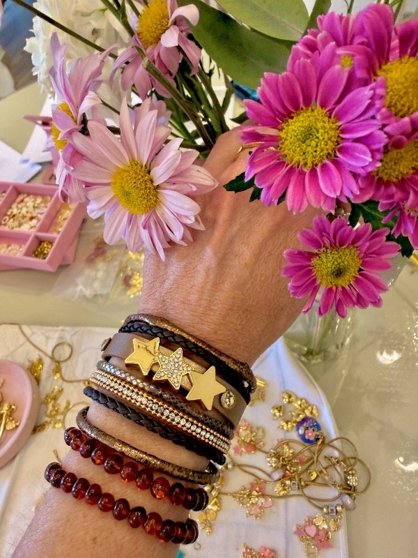 Producto - Muñequera con estrellas, marrón