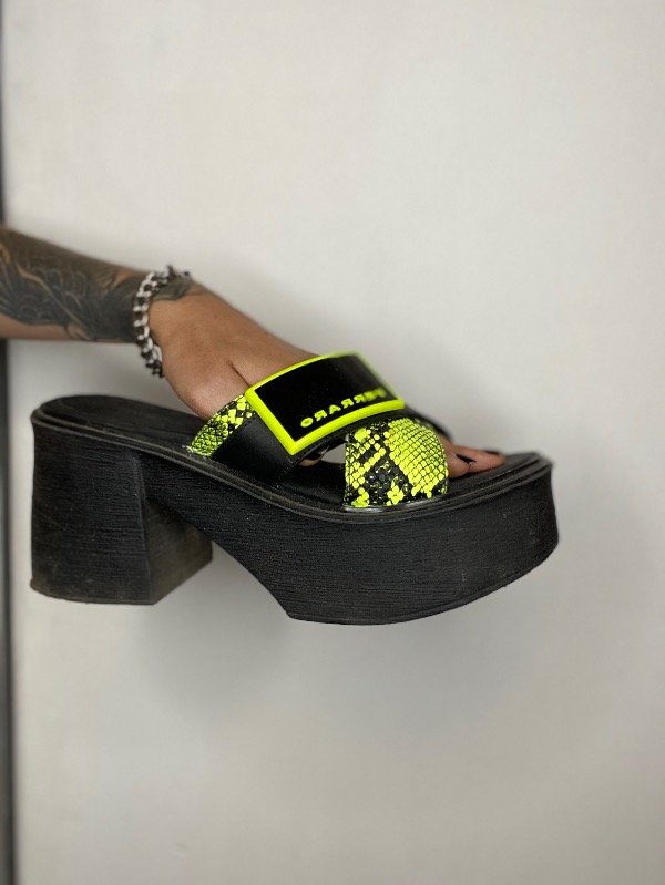 Producto - Suecos Neón T.38