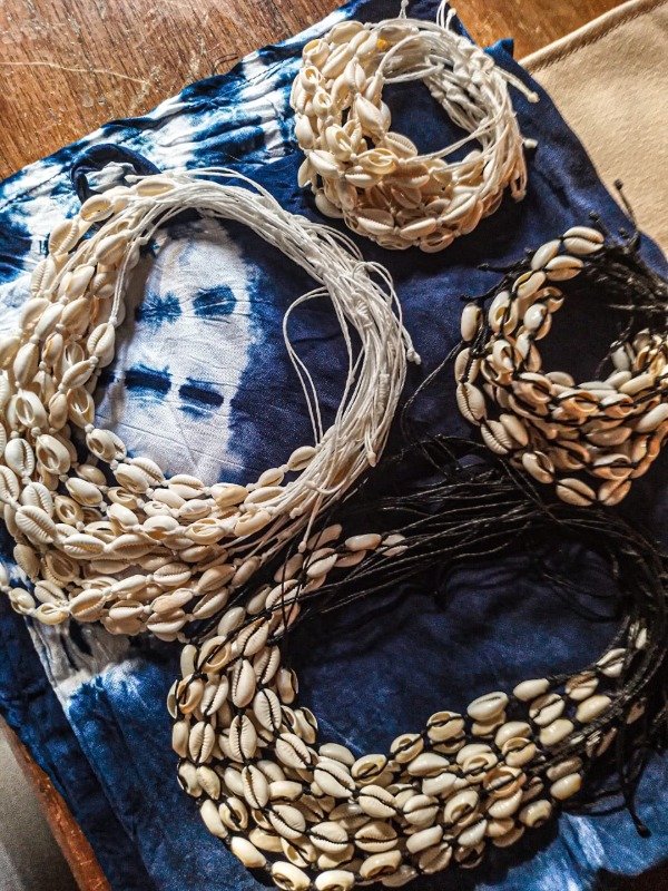 Producto - DOCENA DE CHOCKERS caracoles buzios Originales