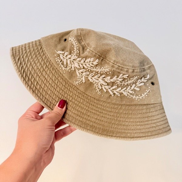 Producto - Piluso vintage tostado bordado a mano
