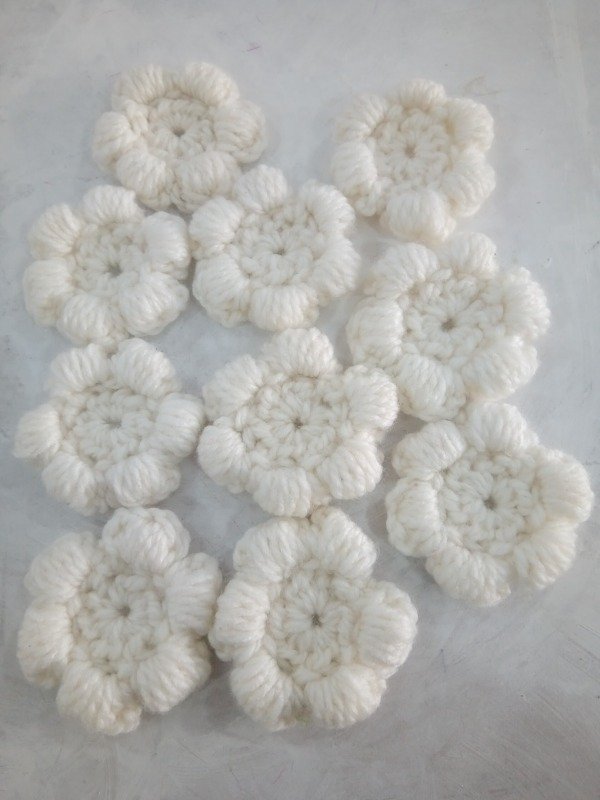 Producto - Flores puff medianas - Set x 10 unidades- Marfil