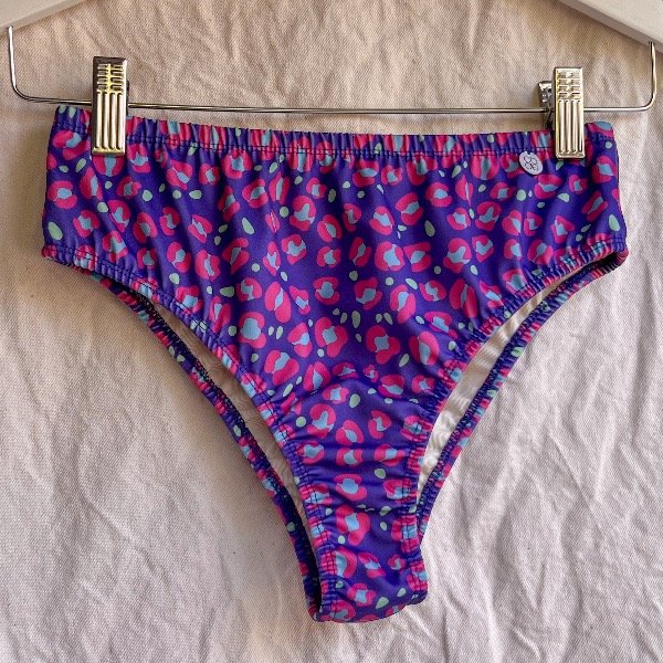 Producto - Bombacha alta vedetina animal print azul