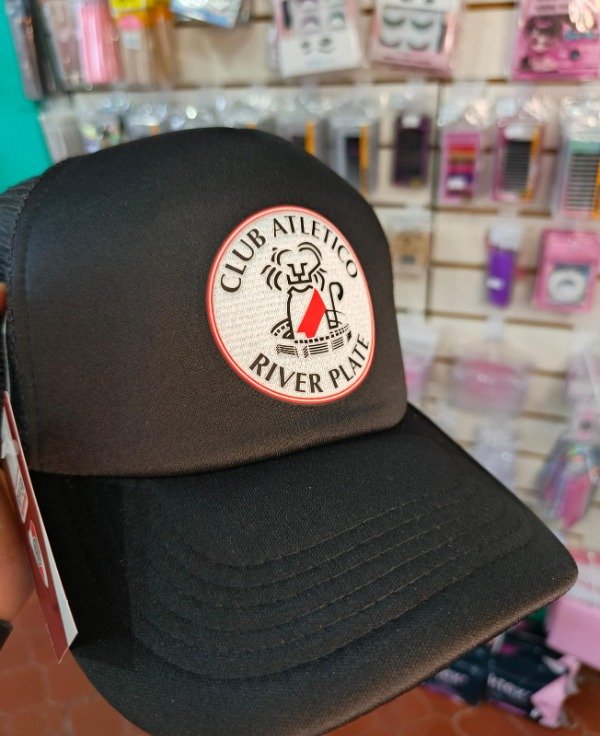 Producto - Gorra negra River leon