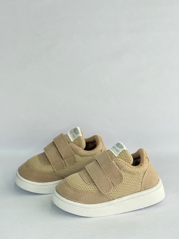 Producto - ULTIMAS EN STOCK!   A 128 Zapatilla deportiva con abrojo