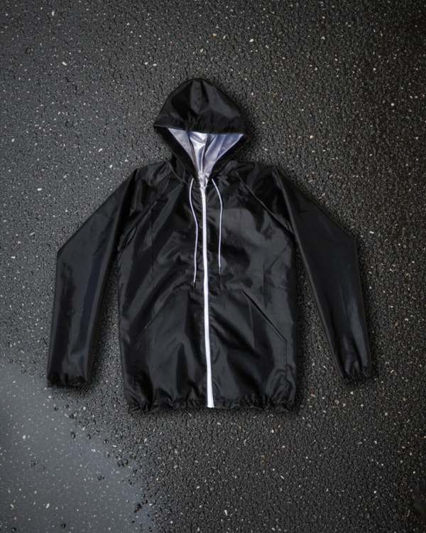 Producto - Campera Impermeable Rompevientos - Negra