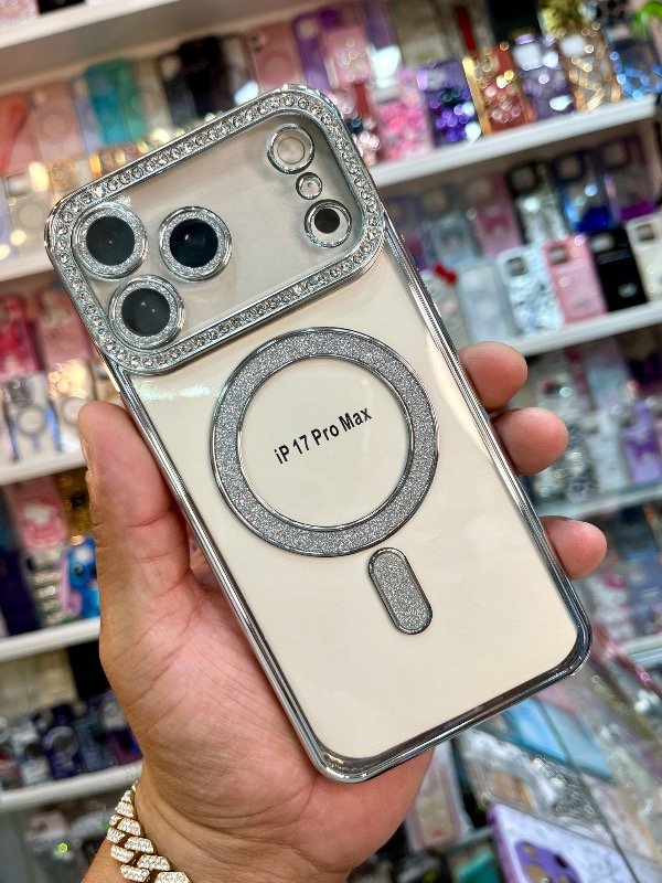 Producto - Funda MagSafe Stras Con Protección de Cámara IPhone 17 pro/ 17 pro max