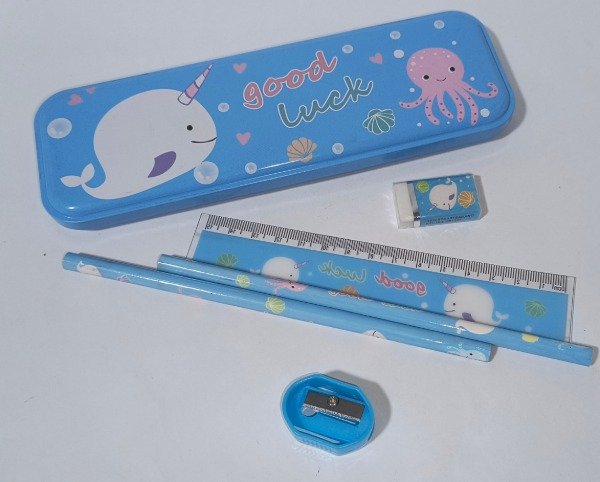 Producto - Cartuchera metálica con útiles mar