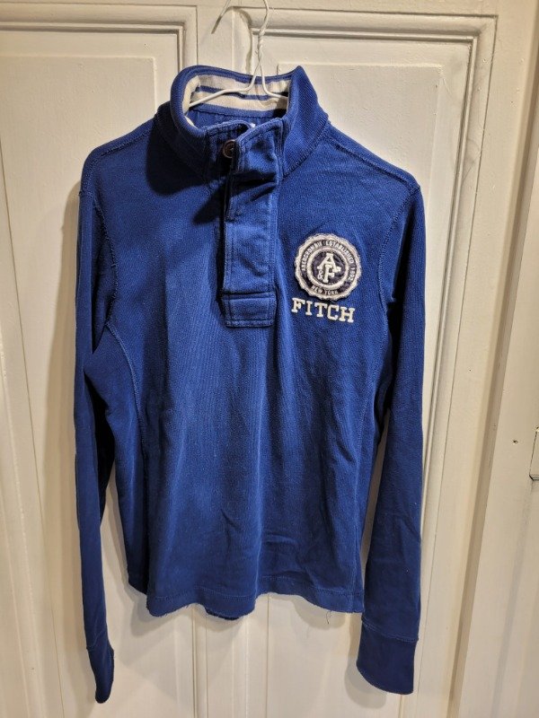 Producto - Buzo ABERCROMBIE azul Talle S - PRECIO: 40X
